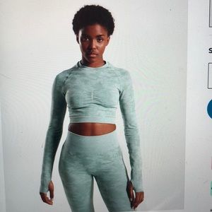 GYMSHARK Camo Long Sleeve Crop Top